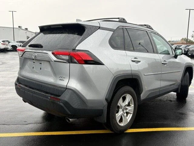 Used 2021 Silver Sky Metallic Toyota XLE image 15