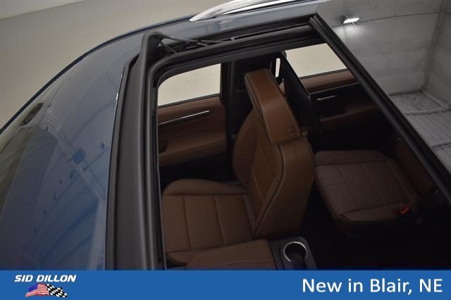 2026 Chevrolet Suburban High Country - Photo 9