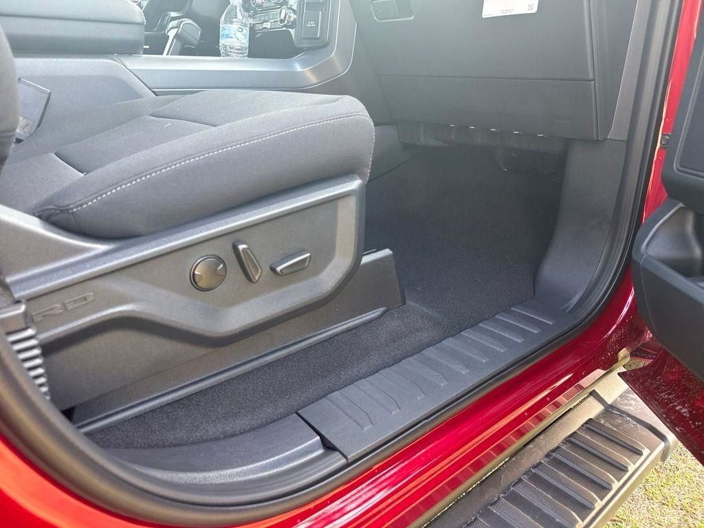New 2026 Ruby Red Metallic Tinted Clearcoat Ford XLT image 54