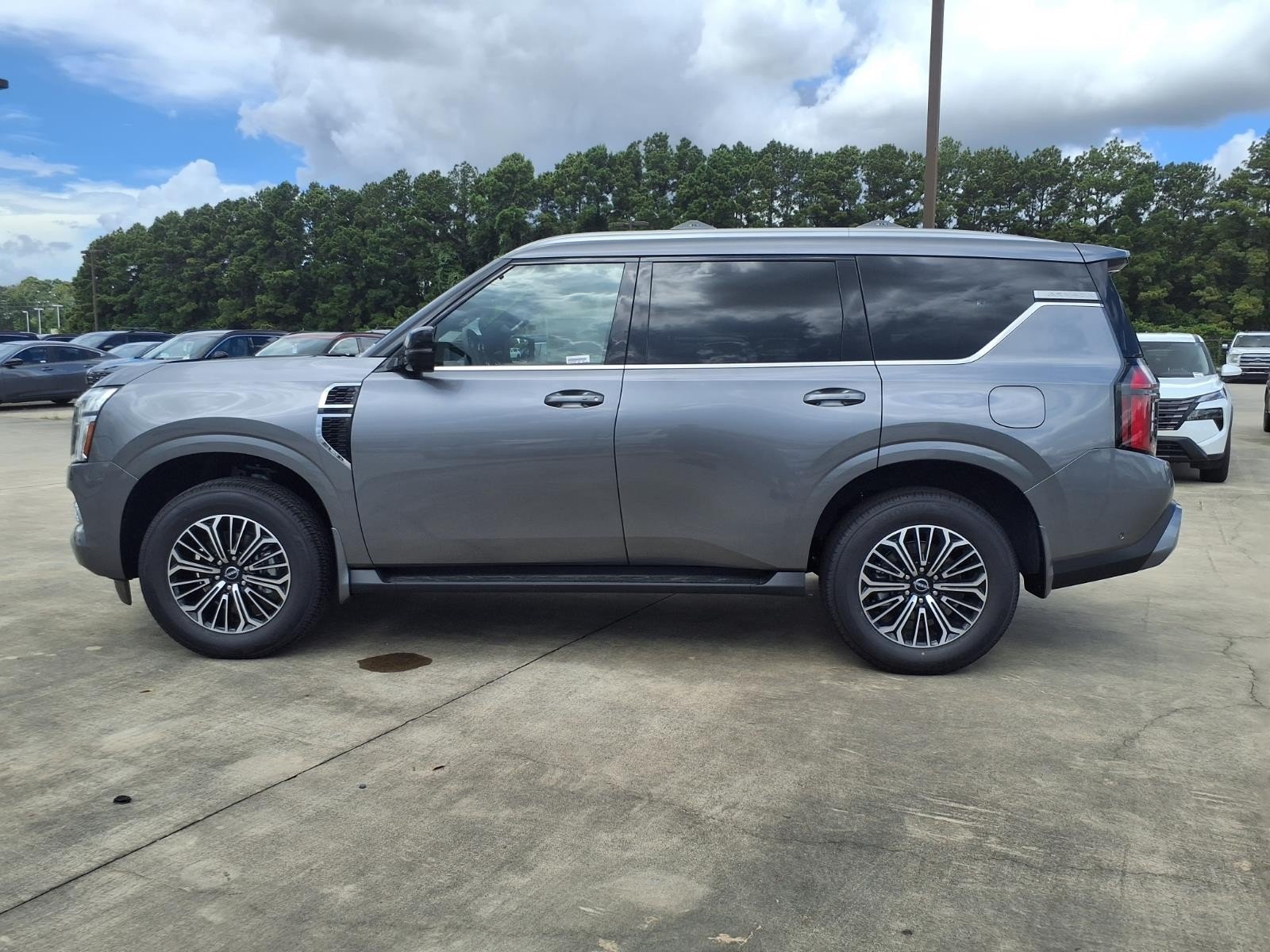 2026 Nissan Armada photo 6 of 25