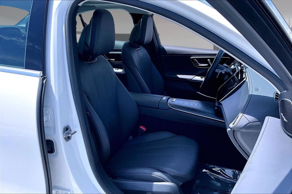 2025 Mercedes-Benz E-Class E350 - Photo 27