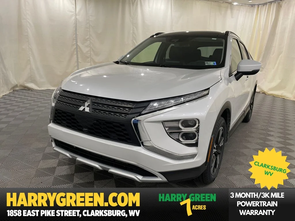Used 2024 White Diamond Mitsubishi SE image 1