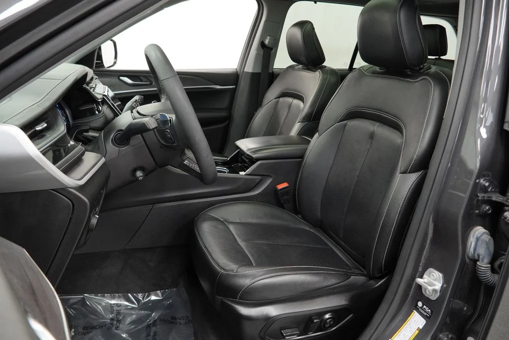 Used 2022 Gray Jeep 4xe image 17