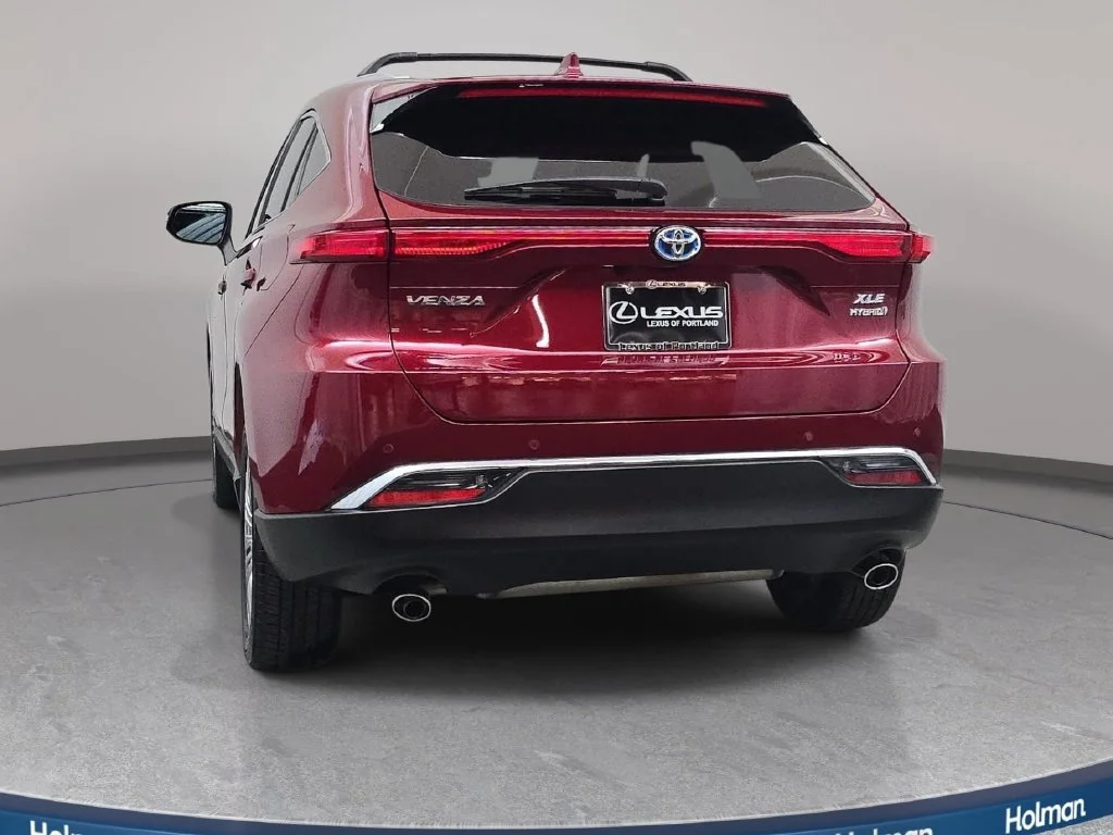 Used 2022 Red Toyota XLE image 7