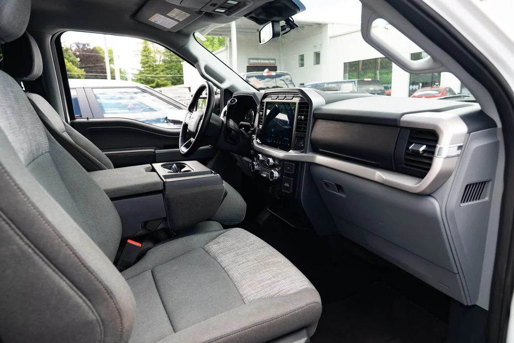 Used 2023 White Ford XLT image 27