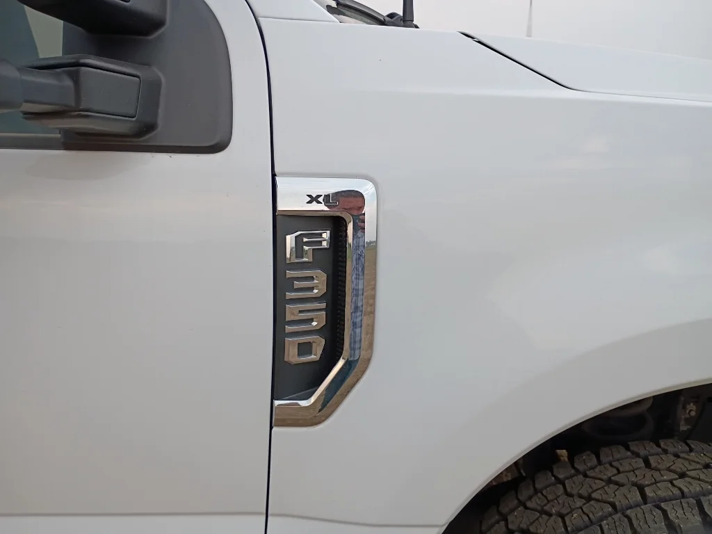 Used 2022 Oxford White Ford XL image 38