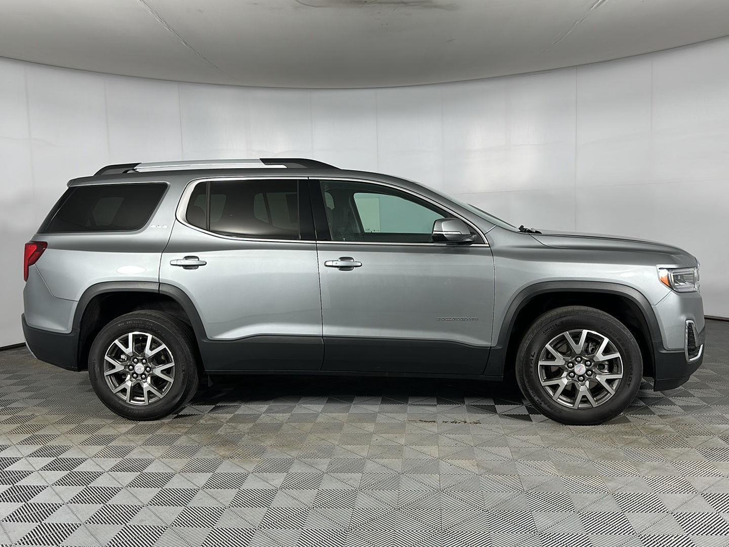 Used 2023 Sterling Metallic GMC SLE image 23