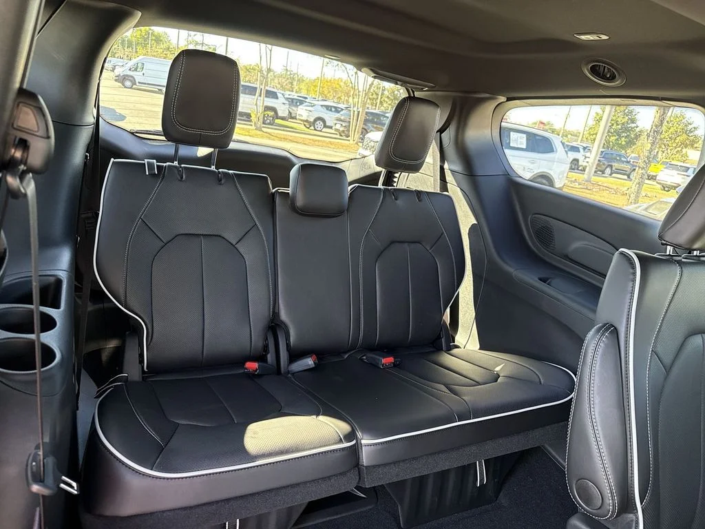 2026 Chrysler Pacifica Limited - Photo 27