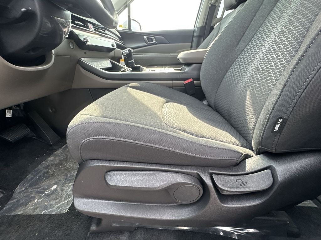 2026 Kia Carnival LX - Photo 12