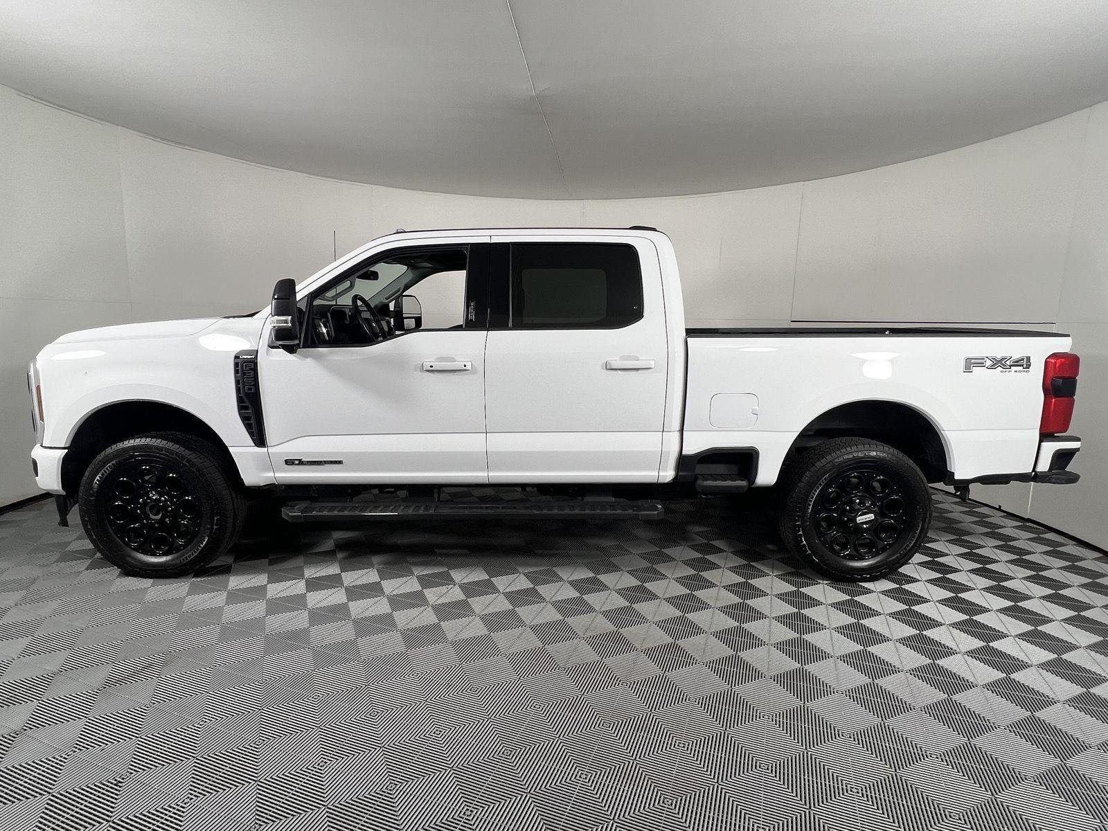 Used 2024 Oxford White Ford Lariat image 8