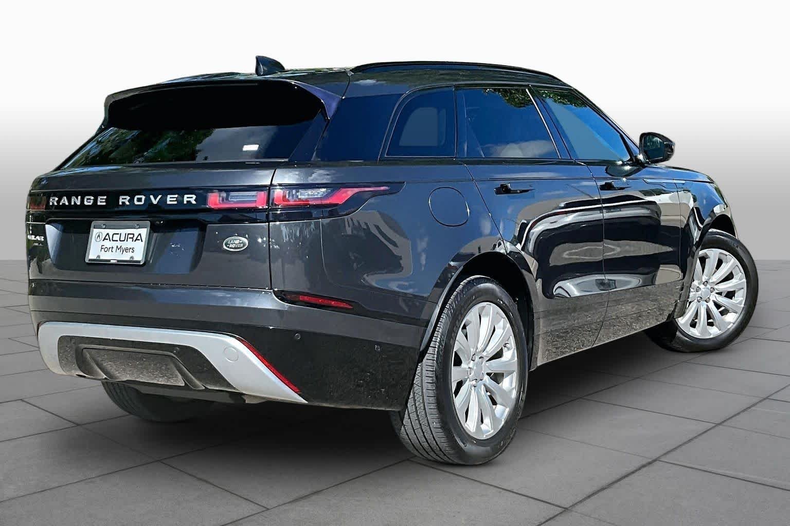 Used 2018 Santorini Black Land Rover S image 13