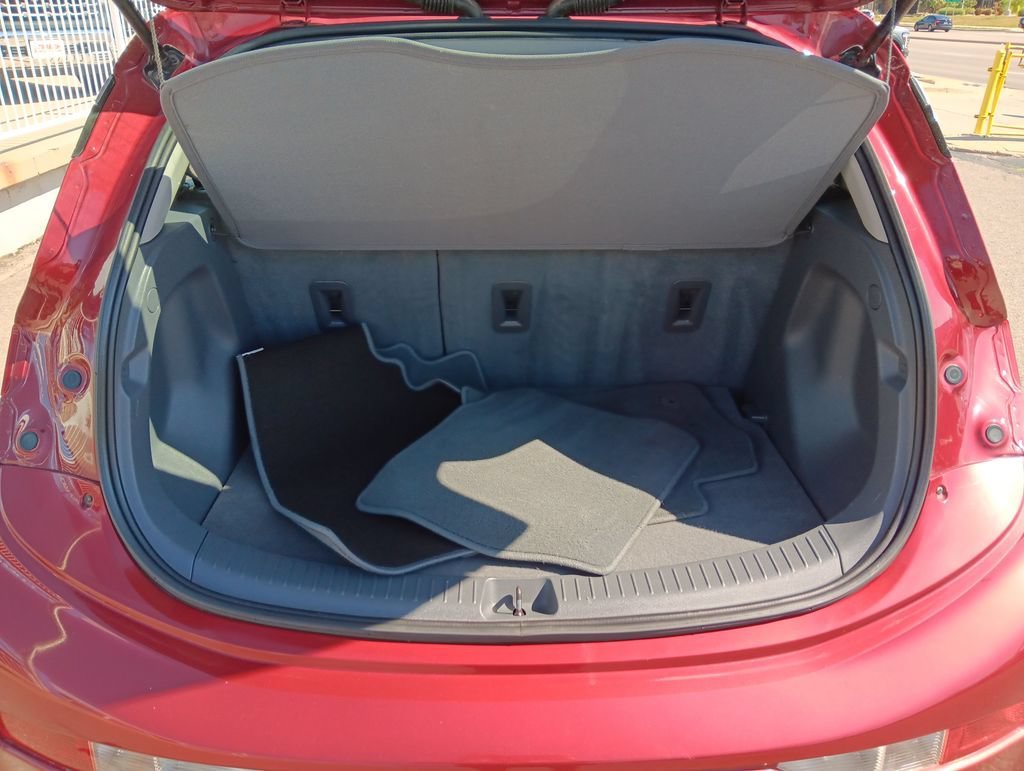 Used 2019 Includes (TUS) Black grille.) Chevrolet Premier image 22