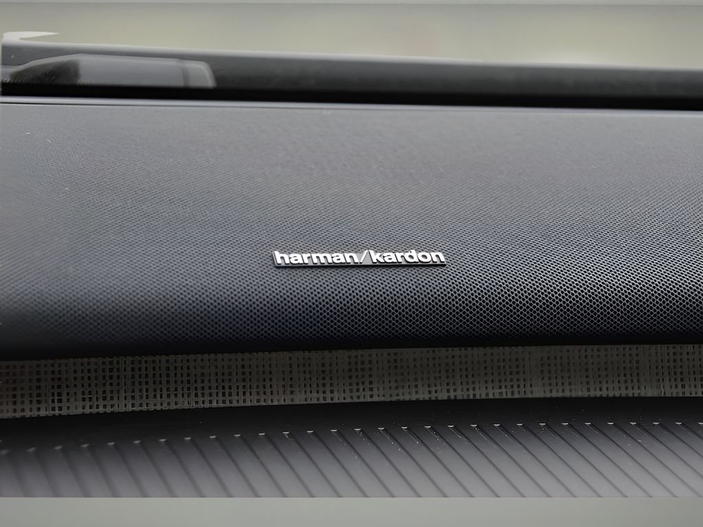 2026 Volvo EX30 Ultra - Photo 38