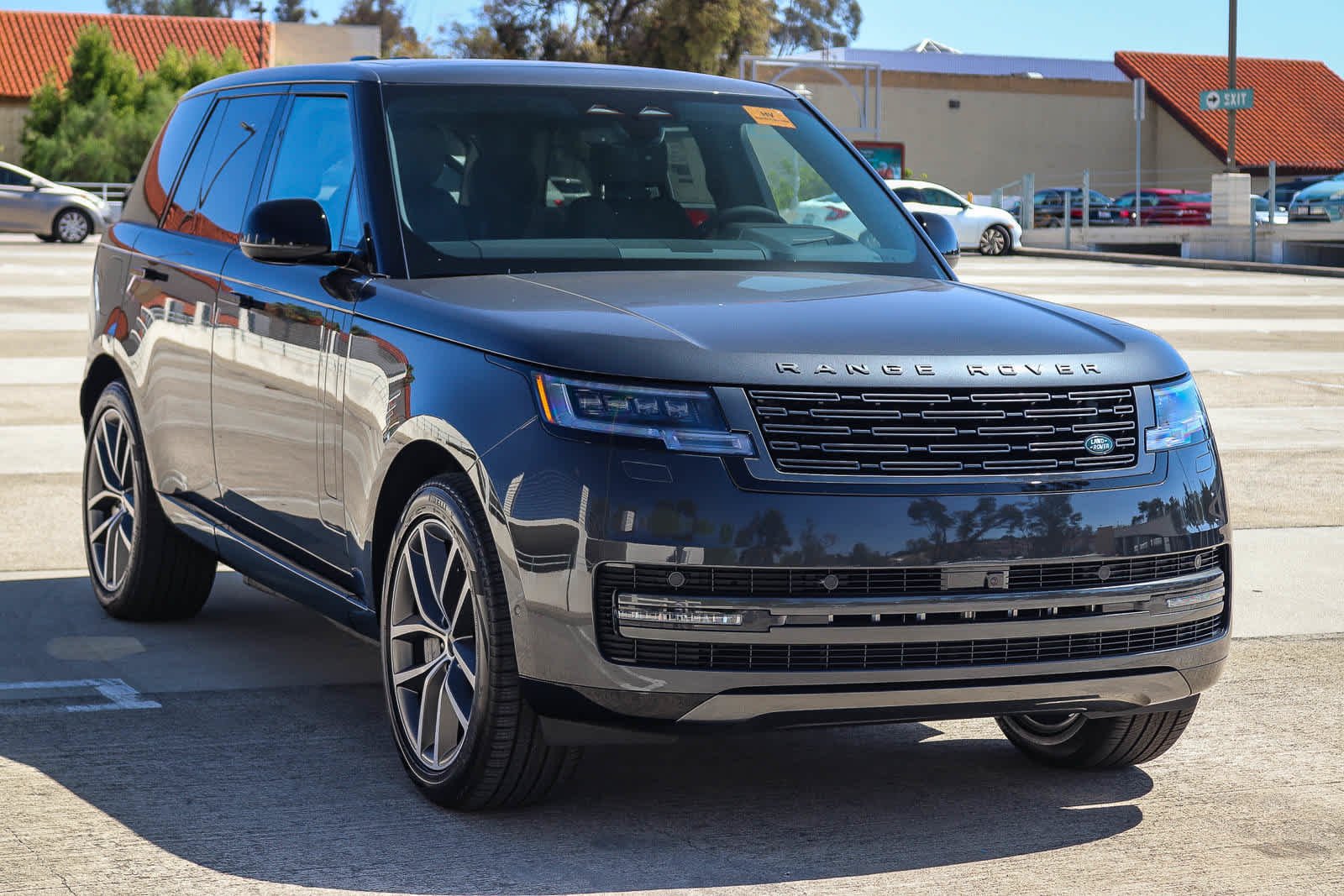 New 2026 Carpathian Grey Land Rover SE image 3