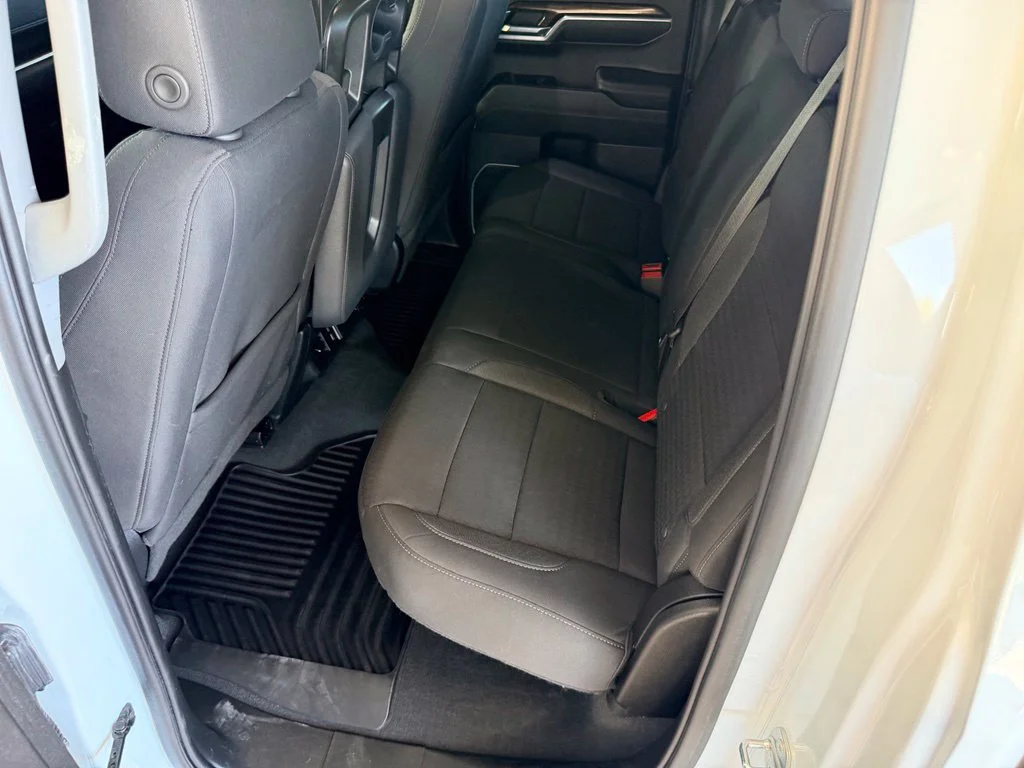 Used 2023 White GMC Elevation image 28