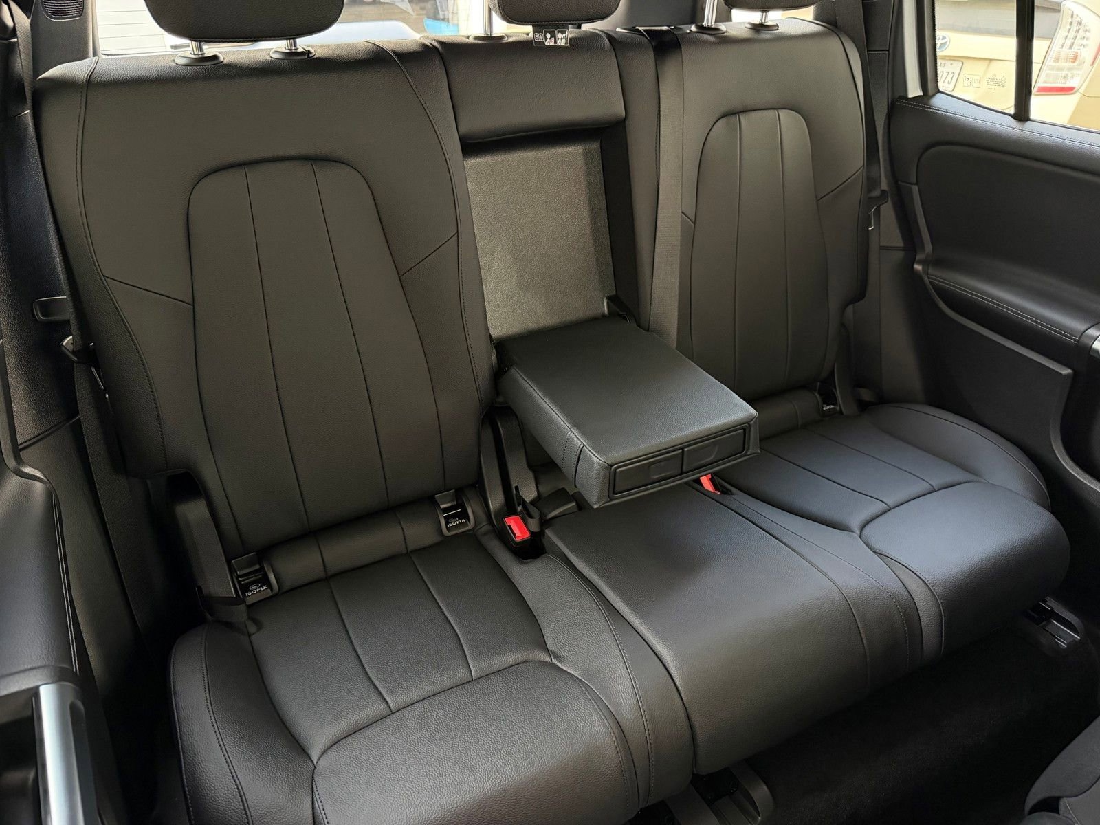New 2026 Cirrus Silver Metallic Mercedes-Benz GLB 250 image 37