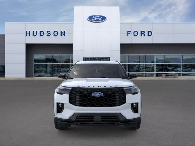 New 2026 Space White Metallic Ford ST-Line image 6