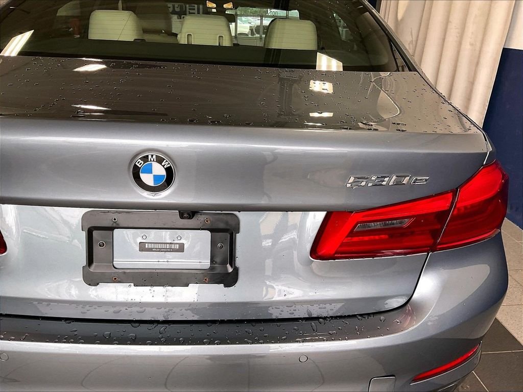 Used 2019 Blue BMW 530e xDrive iPerformance image 29