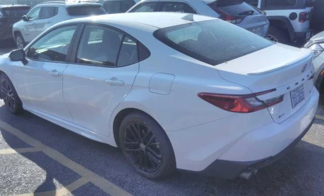 Used 2025 Ice Toyota SE image 12
