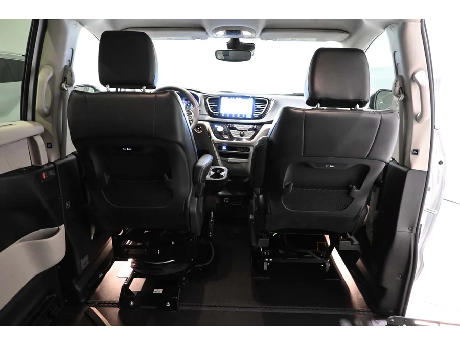 Used 2024 WHITE Chrysler Touring L Mobility Handicap Van image 20