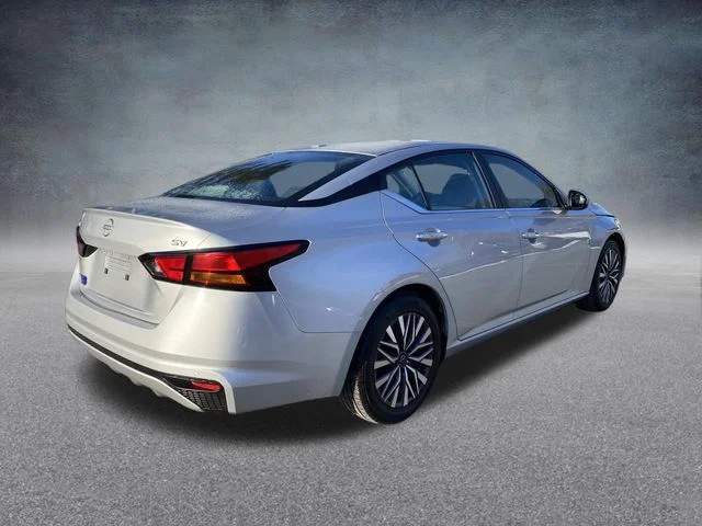Used 2023 Silver Nissan 2.5 SV image 22