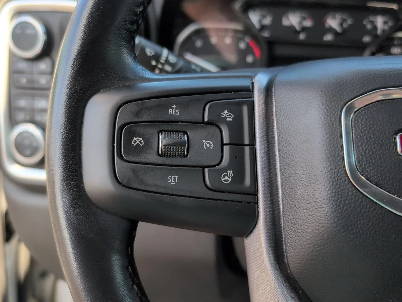 Used 2022 QUICKSILVER METALLIC GMC SLT image 28