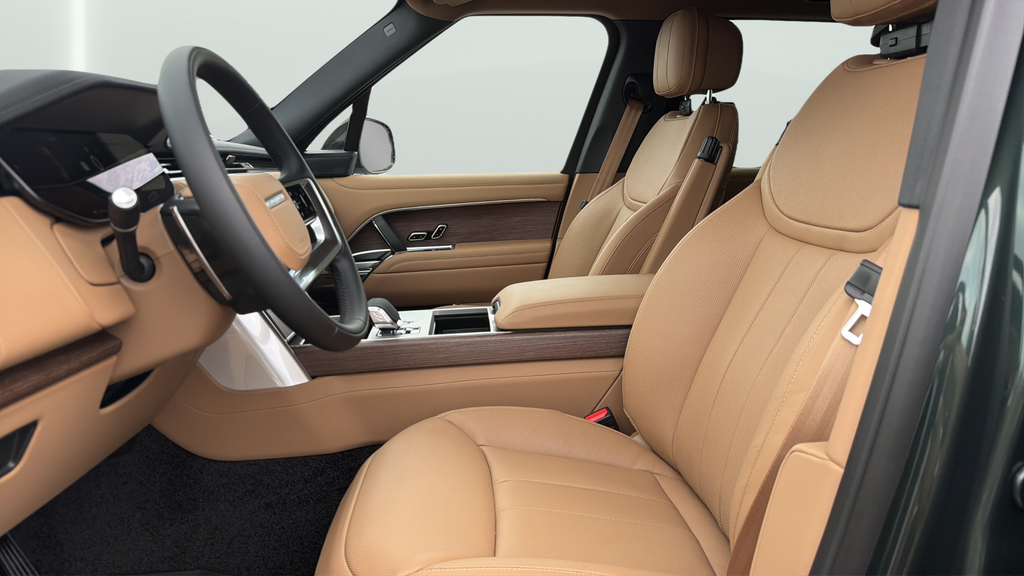 New 2026 Belgravia Green Land Rover SE image 17