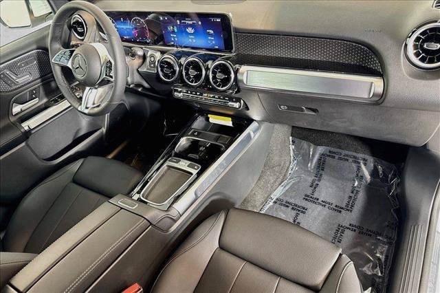 New 2026 Polar White Mercedes-Benz GLB 250 image 55