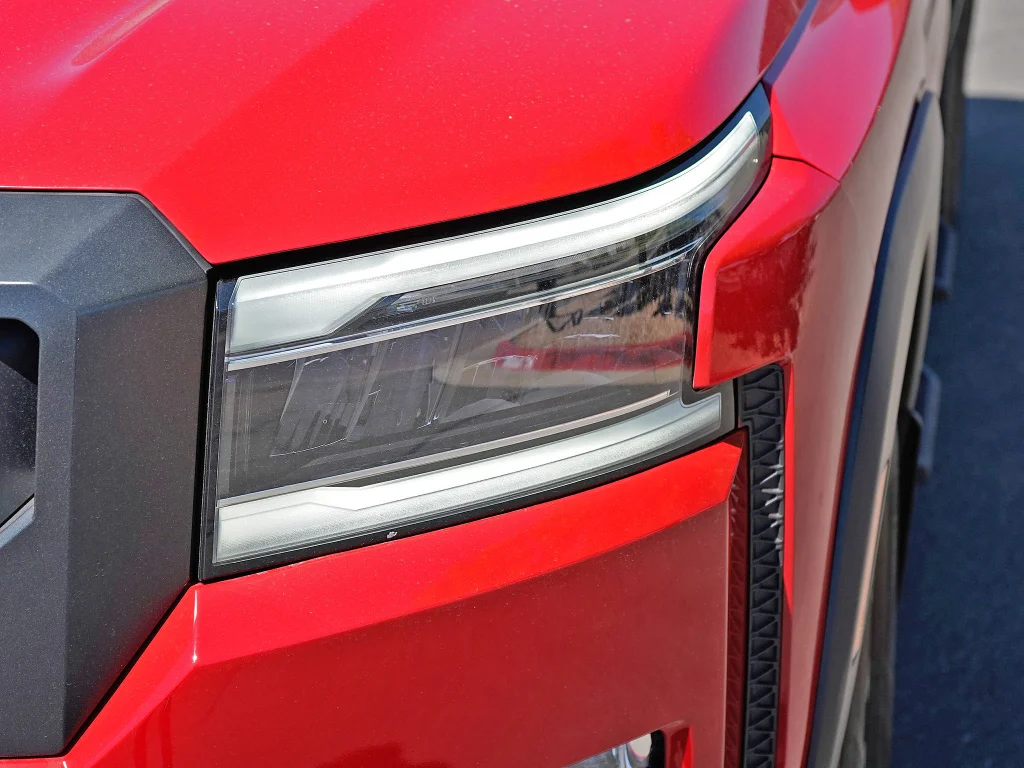 Used 2022 Red Alert Nissan PRO-X image 4