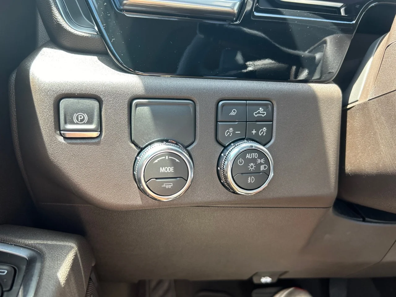 New 2026 Sterling Metallic GMC SLT image 11