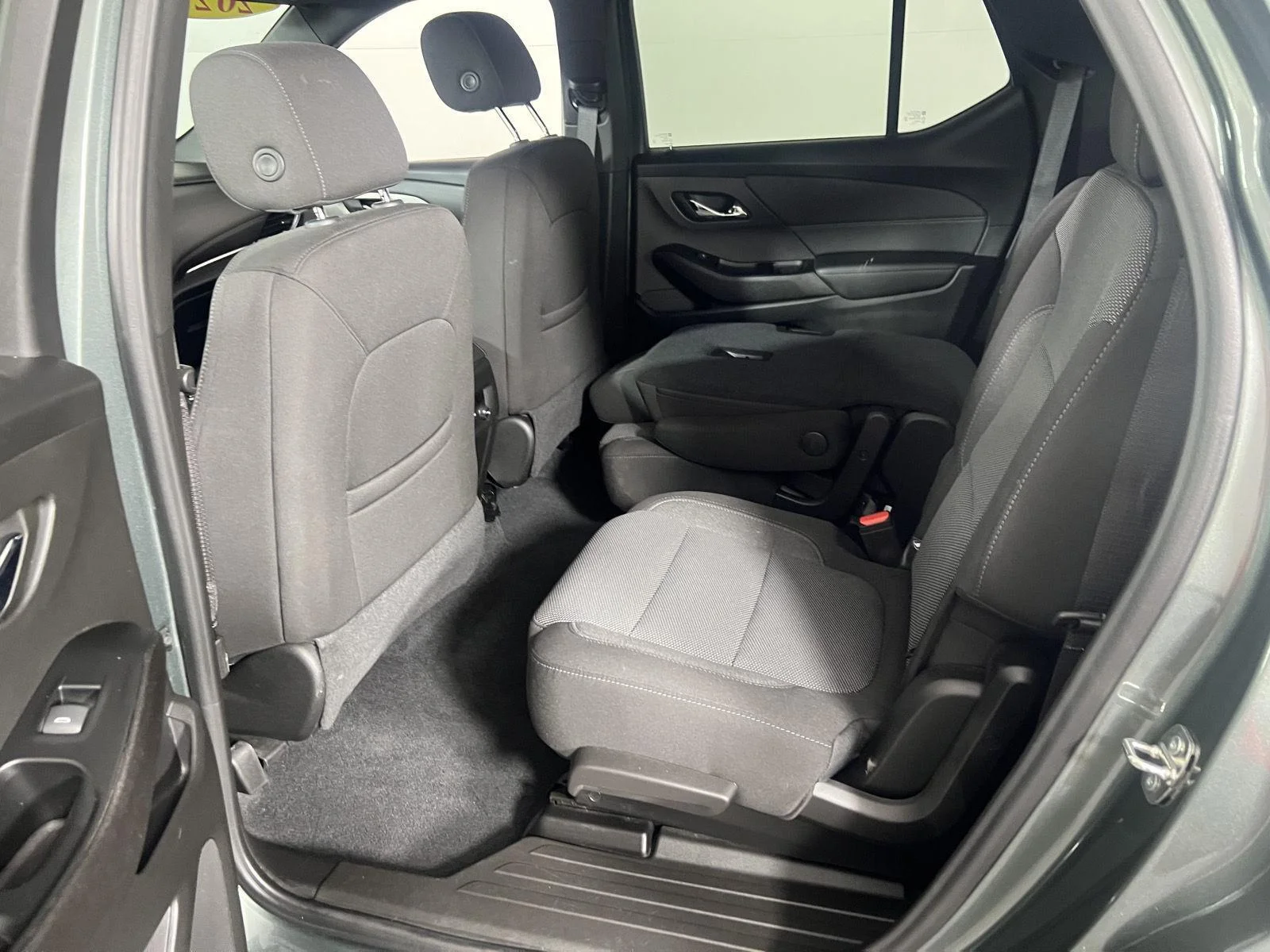 Used 2023 Silver Sage Metallic Chevrolet LT Cloth image 13
