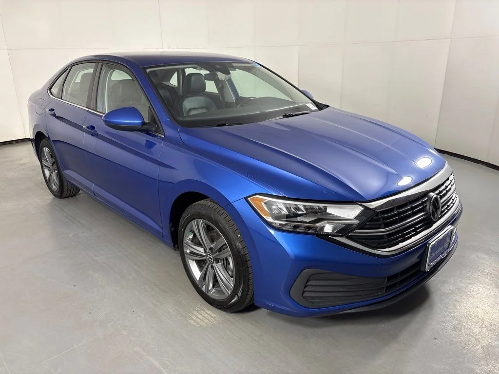 Used 2024 Blue Volkswagen 1.5T SE image 2
