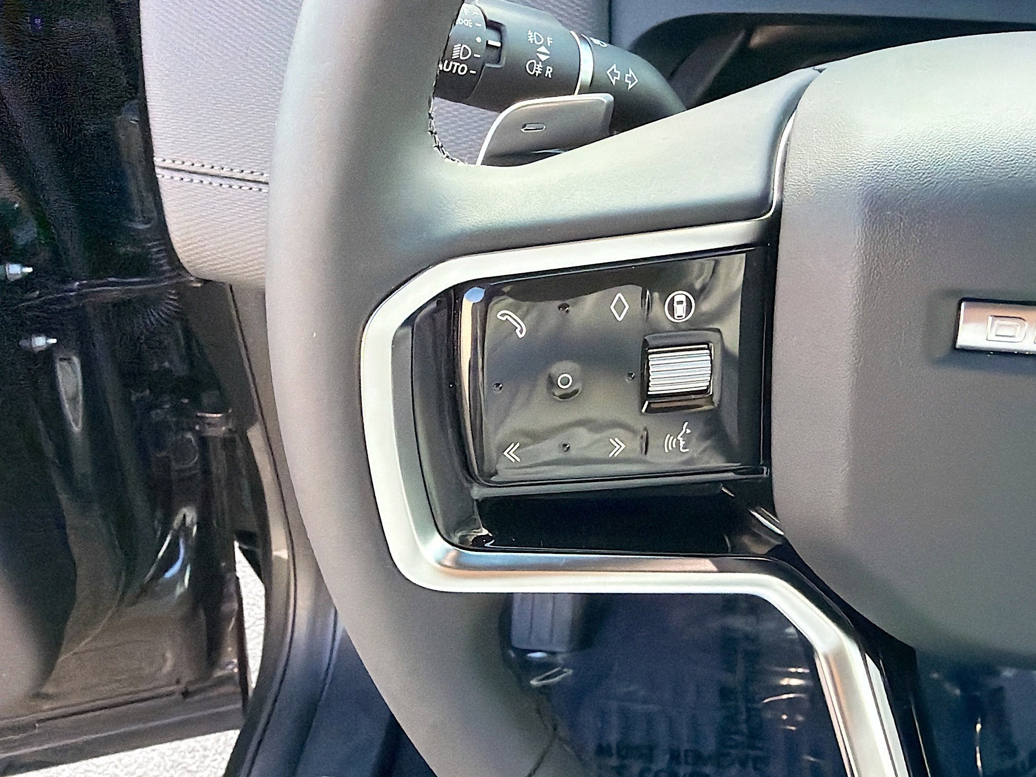 New 2026 Carpathian Grey LAND ROVER  image 37