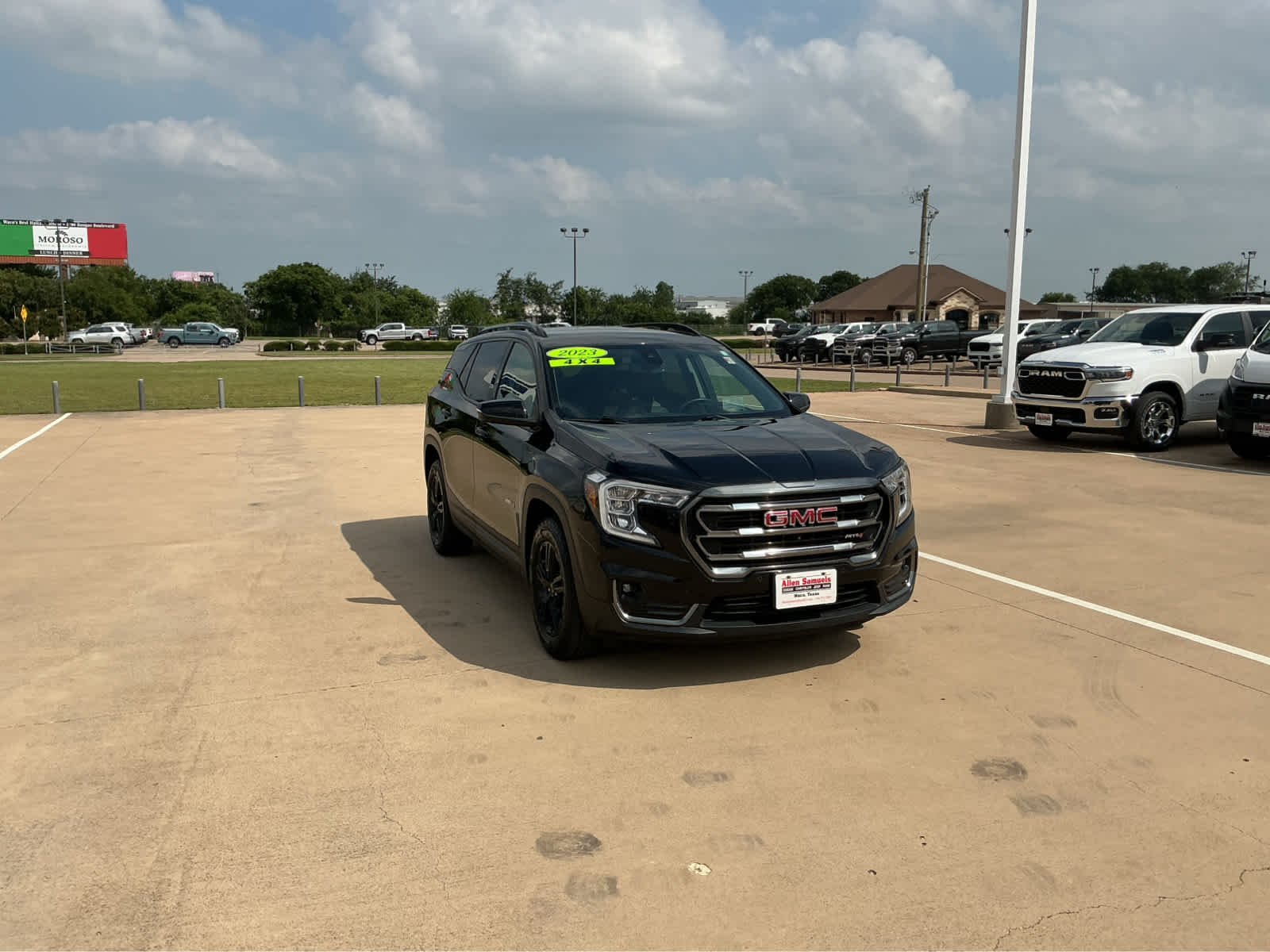 Used 2023 Ebony Twilight Metallic GMC AT4 image 4