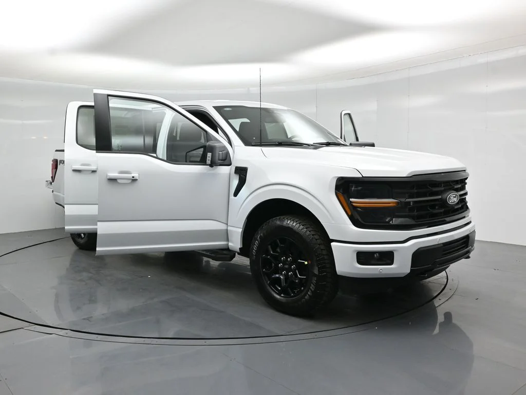New 2026 Oxford White Ford XLT image 30