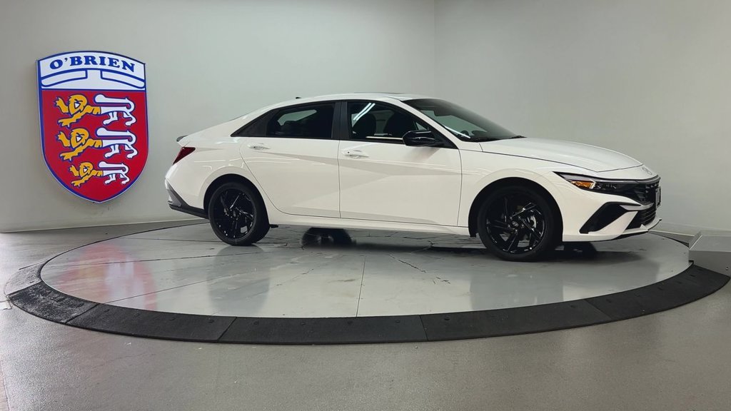 Used 2026 White Hyundai SEL Sport image 8