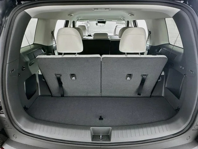 New 2027 Hyundai SANTA FE SE