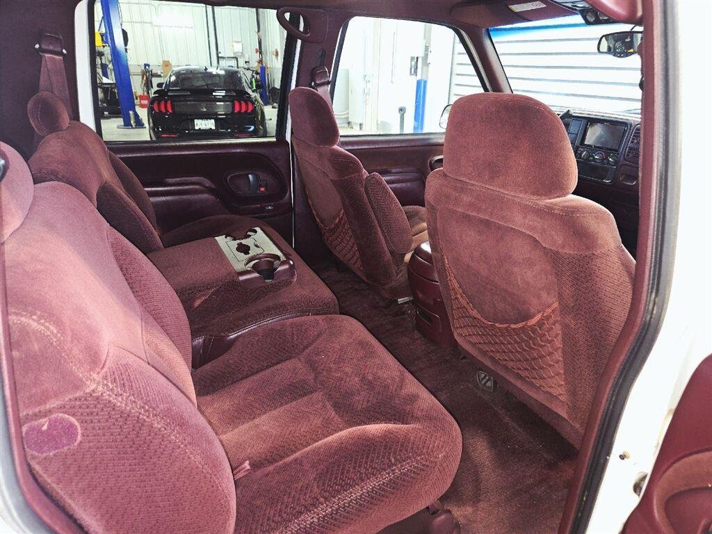 Used 1999 Summit White GMC BASE image 39