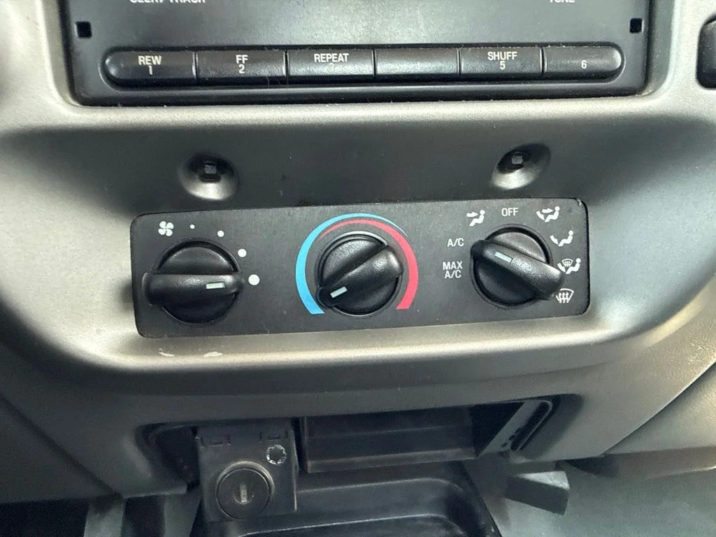 Used 2005 Dark Shadow Gray Clearcoat Metallic Ford XLT image 17