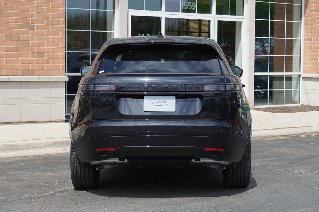 Used 2026 Black Land Rover Dynamic SE image 5