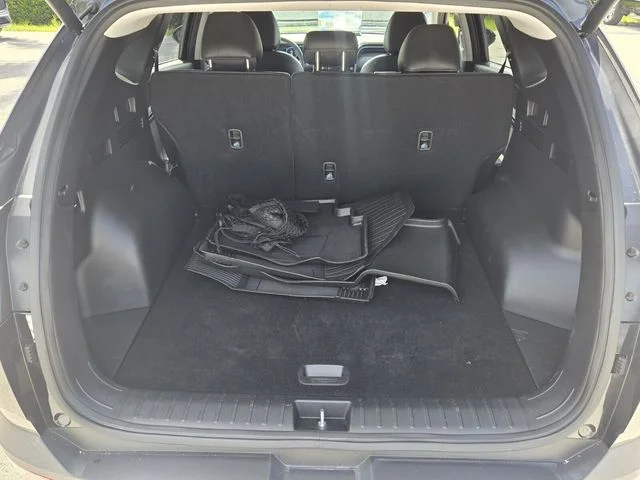 Used 2023 Black Hyundai SEL image 15
