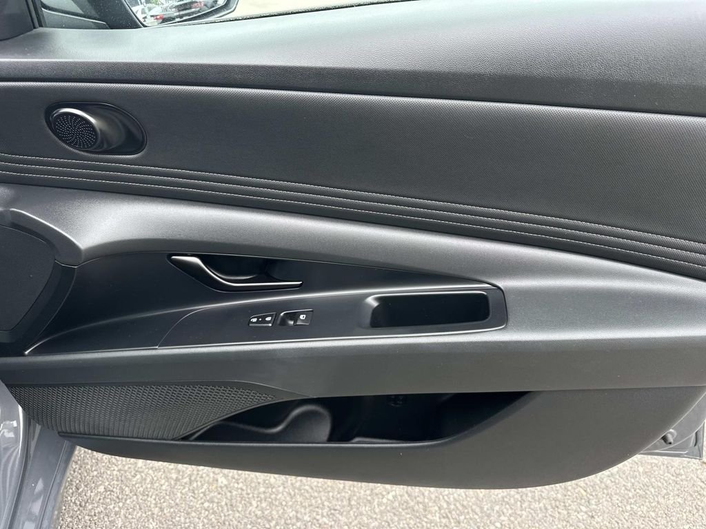 Certified Used 2025 Gray Hyundai SEL Sport image 12