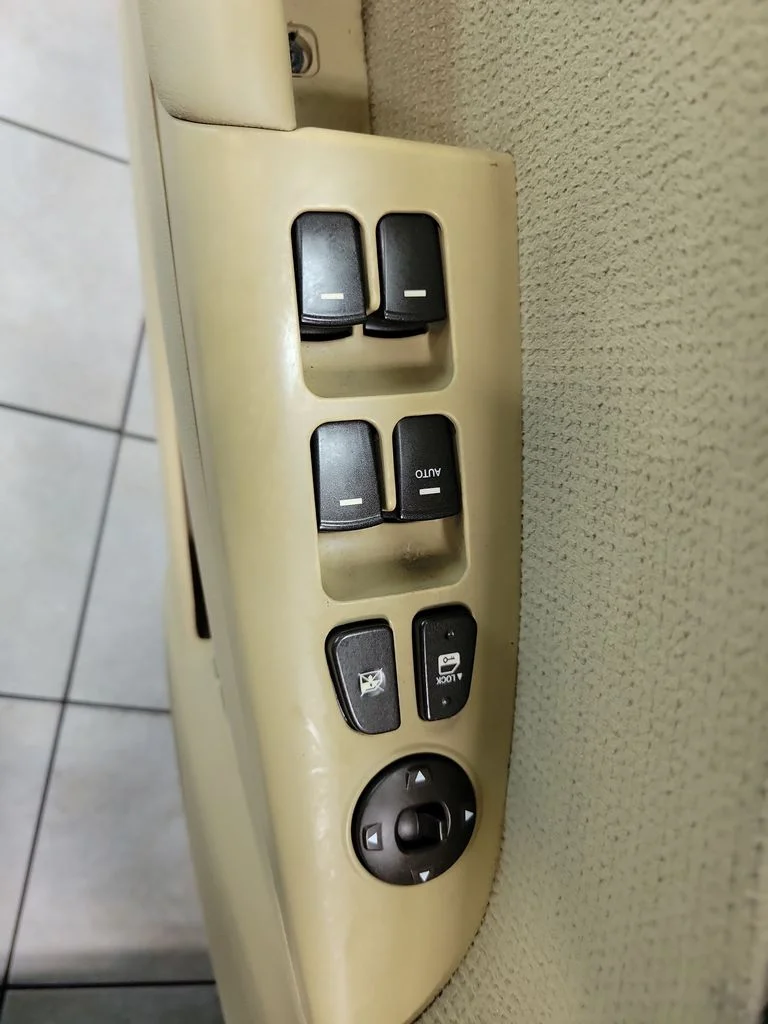 Used 2010 Beige Hyundai GLS image 27