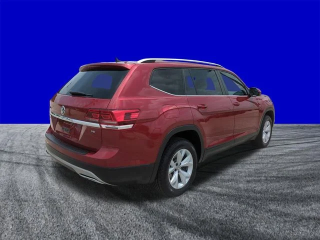Certified Used 2018 Fortana Red Metallic Volkswagen 3.6L V6 SE image 4