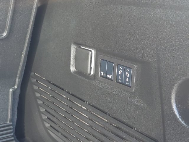 Used 2025 Onyx Black GMC AT4 Ultimate image 37
