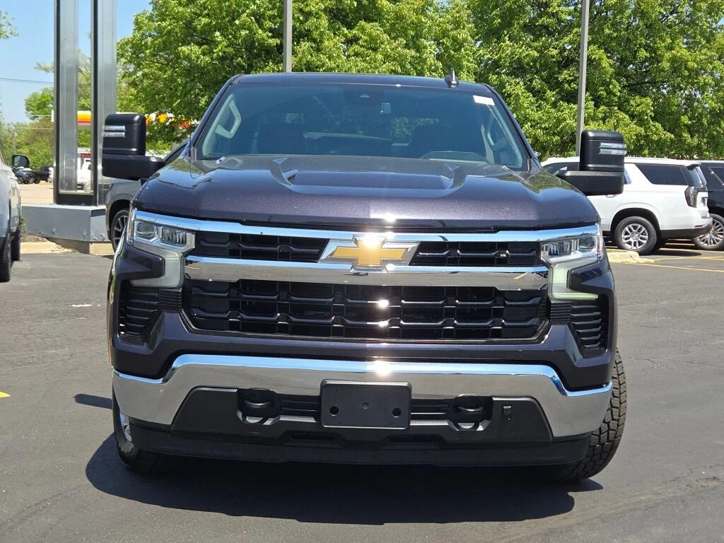 Used 2022 Gray Chevrolet LT image 4