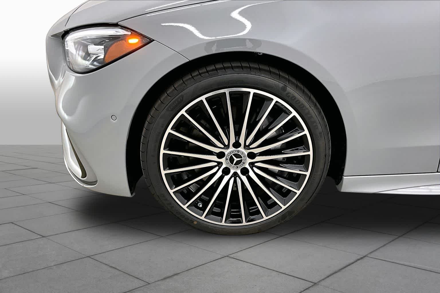 New 2026 MANUFAKTUR Alpine Grey Mercedes-Benz C 300 image 11