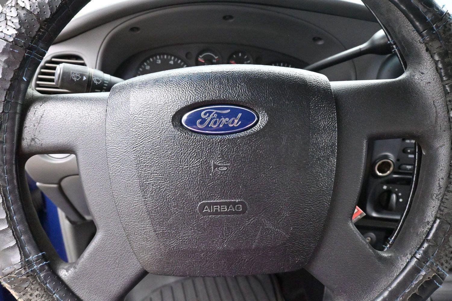 Used 2008  Ford XL image 13