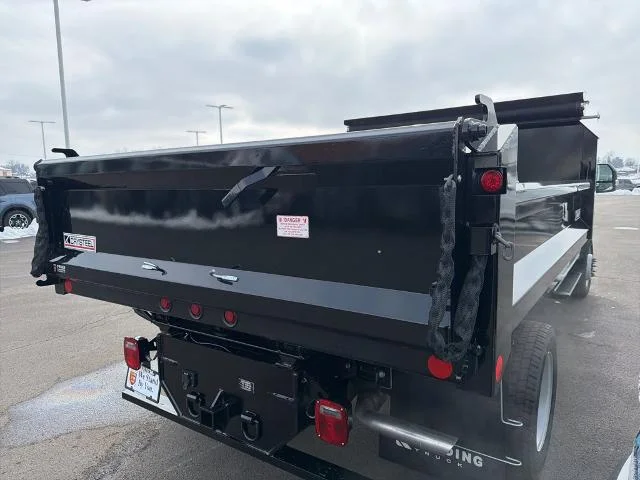 New 2026 Oxford White Ford F-550® XL image 28