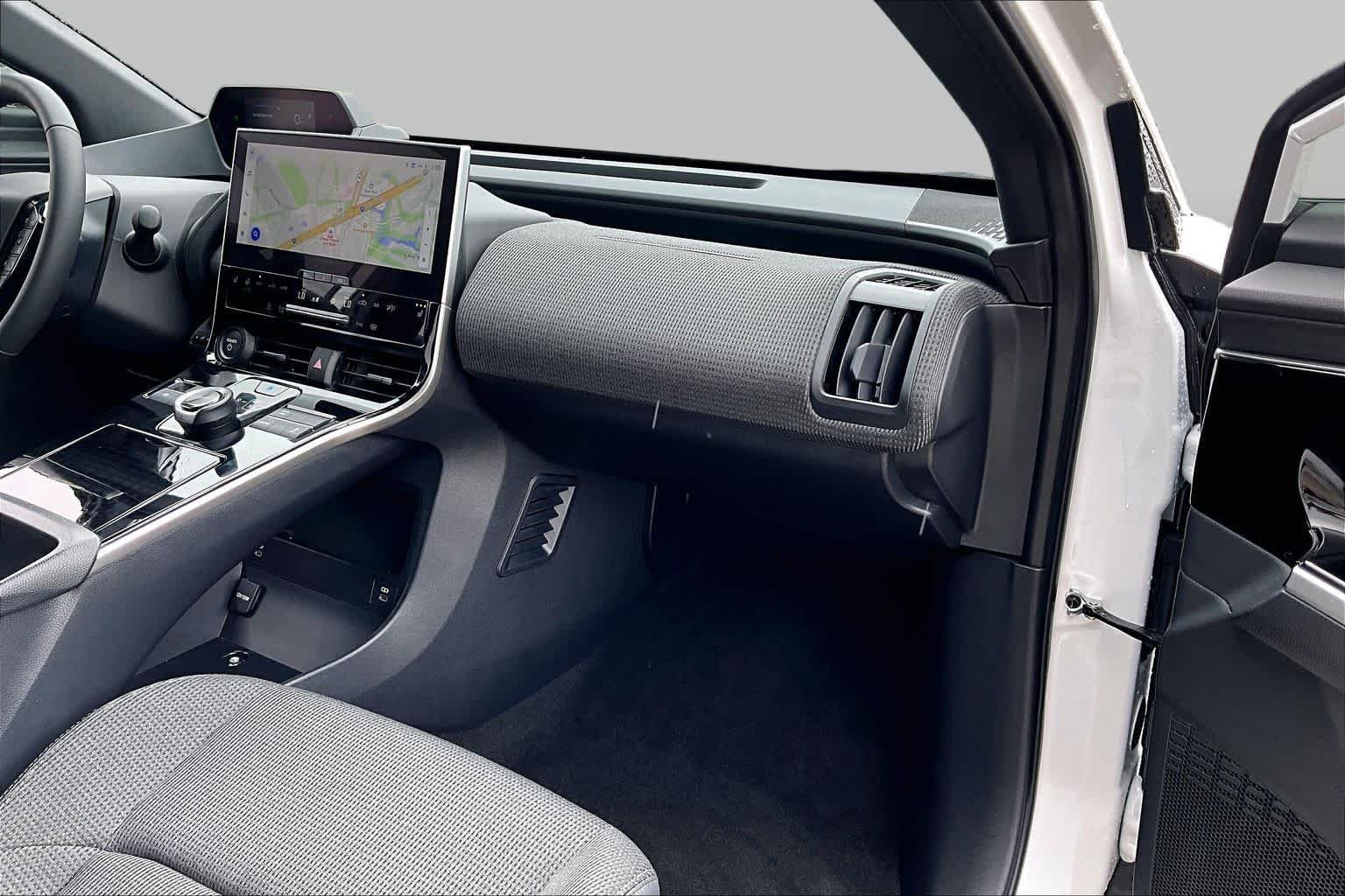 Used 2024 Wind Chill Pearl Toyota XLE image 17